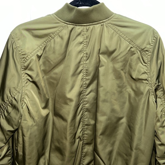Old Navy Olive Green Bomber Jacket w/pockets, Size Large - Picture 10 of 13